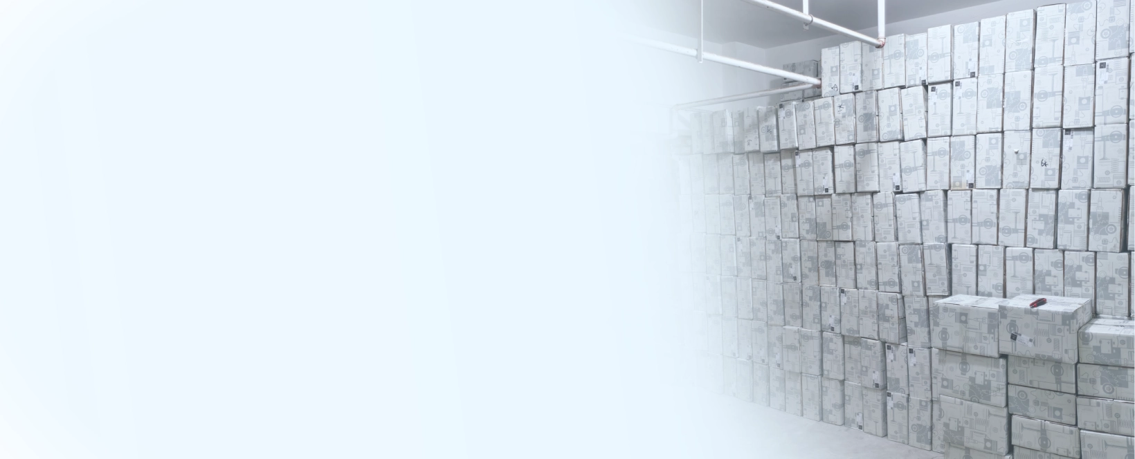 Auto Parts Wholesale Supplier | GL-Carparts Mercedes-Benz warehouse background Wholesale Supply